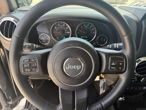 Used 2015 Jeep Wrangler Unlimited Sahara w/ Max Tow Package AWD/4WD image 15