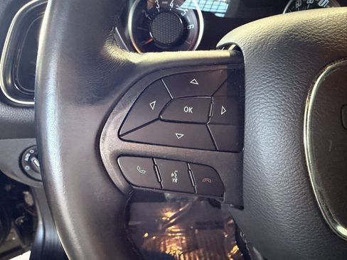 Used 2018 Dodge Challenger SXT image 10