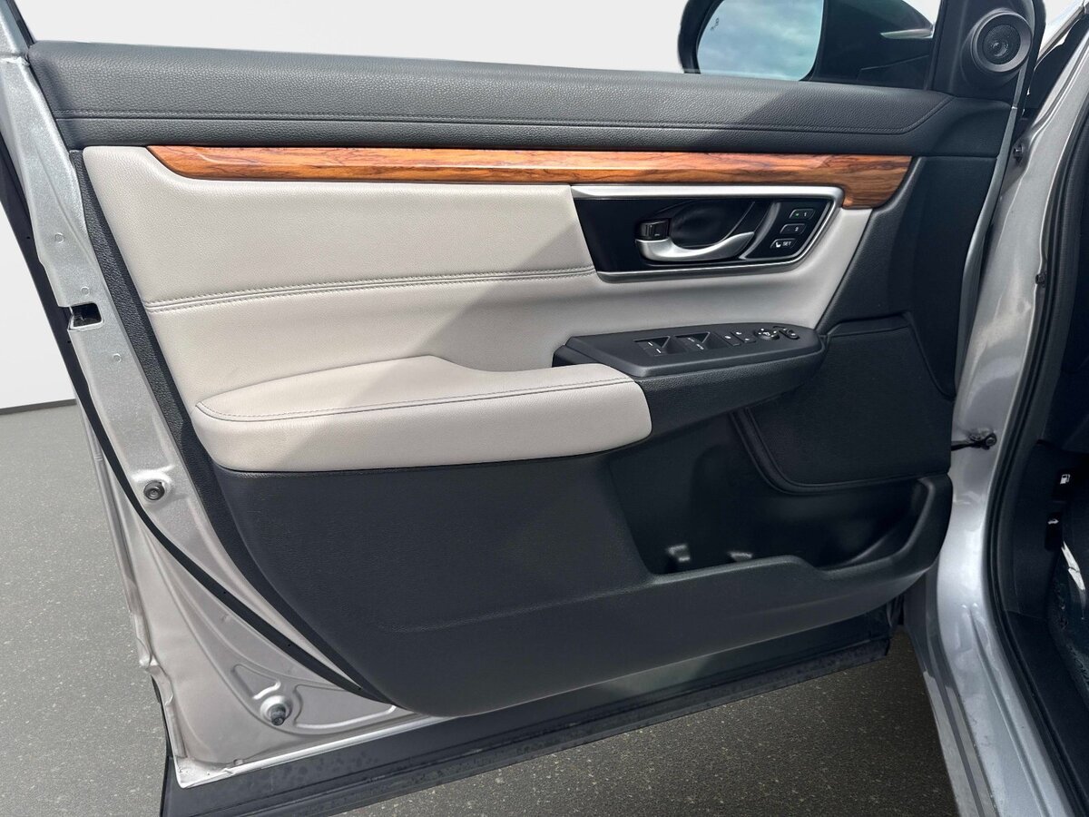Used 2021 Honda CR-V Touring image 16