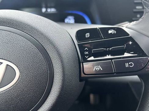 Certified 2025 Hyundai Elantra Sport image 23