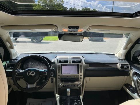 Used 2020 Lexus GX 460 Luxury w/ Off Road Package AWD/4WD image 14