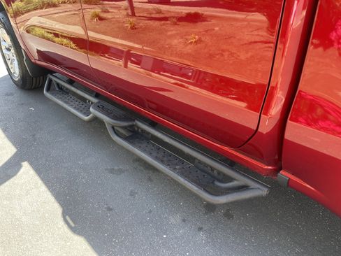 Used 2023 Chevrolet Silverado 1500 LT AWD/4WD image 16