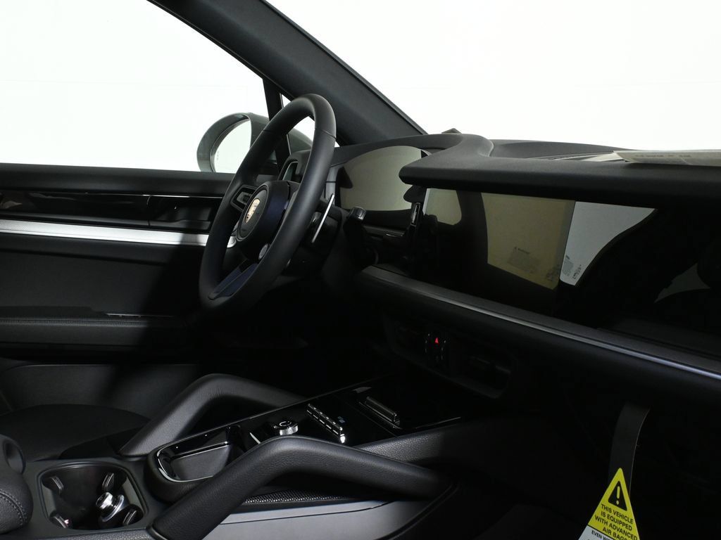 Used 2026 Porsche Cayenne AWD/4WD image 36