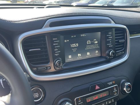 Used 2020 Kia Sorento S FWD image 23