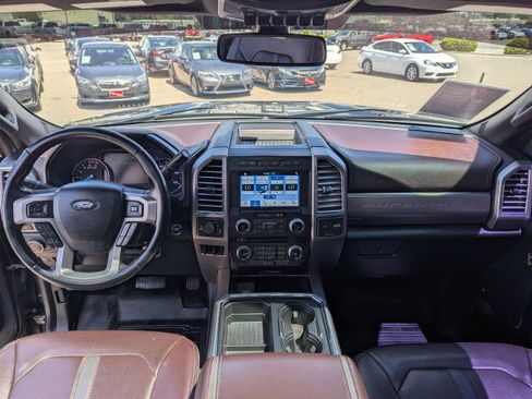 Used 2017 Ford F250 Platinum w/ Platinum Ultimate Package AWD/4WD image 21