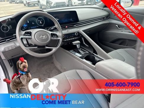 Used 2025 Hyundai Elantra SEL FWD image 12