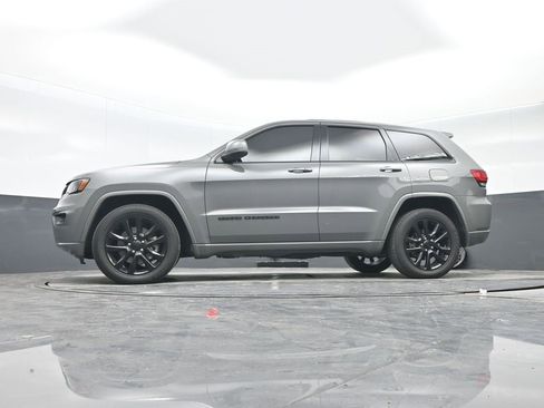 Used 2021 Jeep Grand Cherokee Laredo X image 27