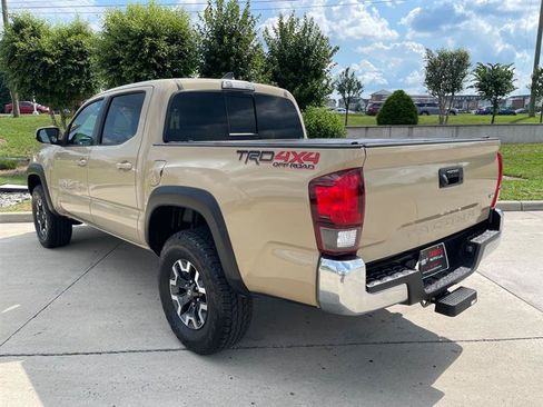 Used 2017 Toyota Tacoma TRD Off-Road w/ Tow Package (A/T) AWD/4WD image 67