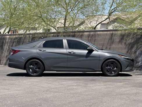 Used 2023 Hyundai Elantra SEL FWD image 9
