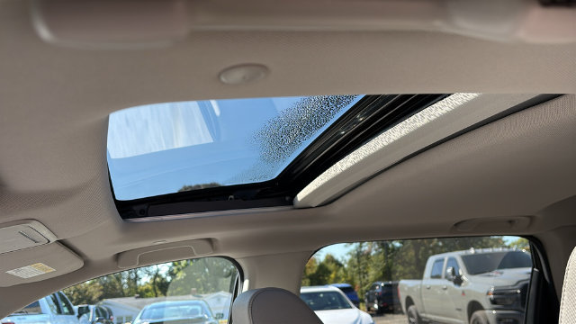 Used 2025 Honda CR-V EX image 12