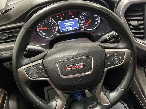 Used 2023 GMC Acadia AT4 w/ Preferred Package AWD/4WD image 4