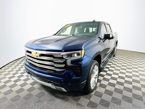 Used 2022 Chevrolet Silverado 1500 High Country w/ High Country Premium Package AWD/4WD image 4
