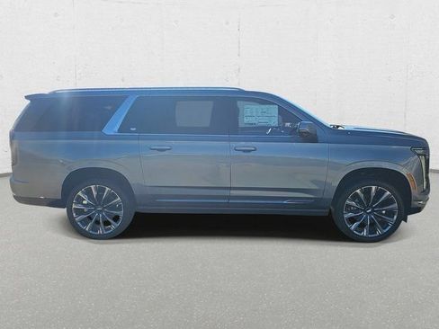 New 2026 Cadillac Escalade ESV Luxury w/ Touring Package image 4