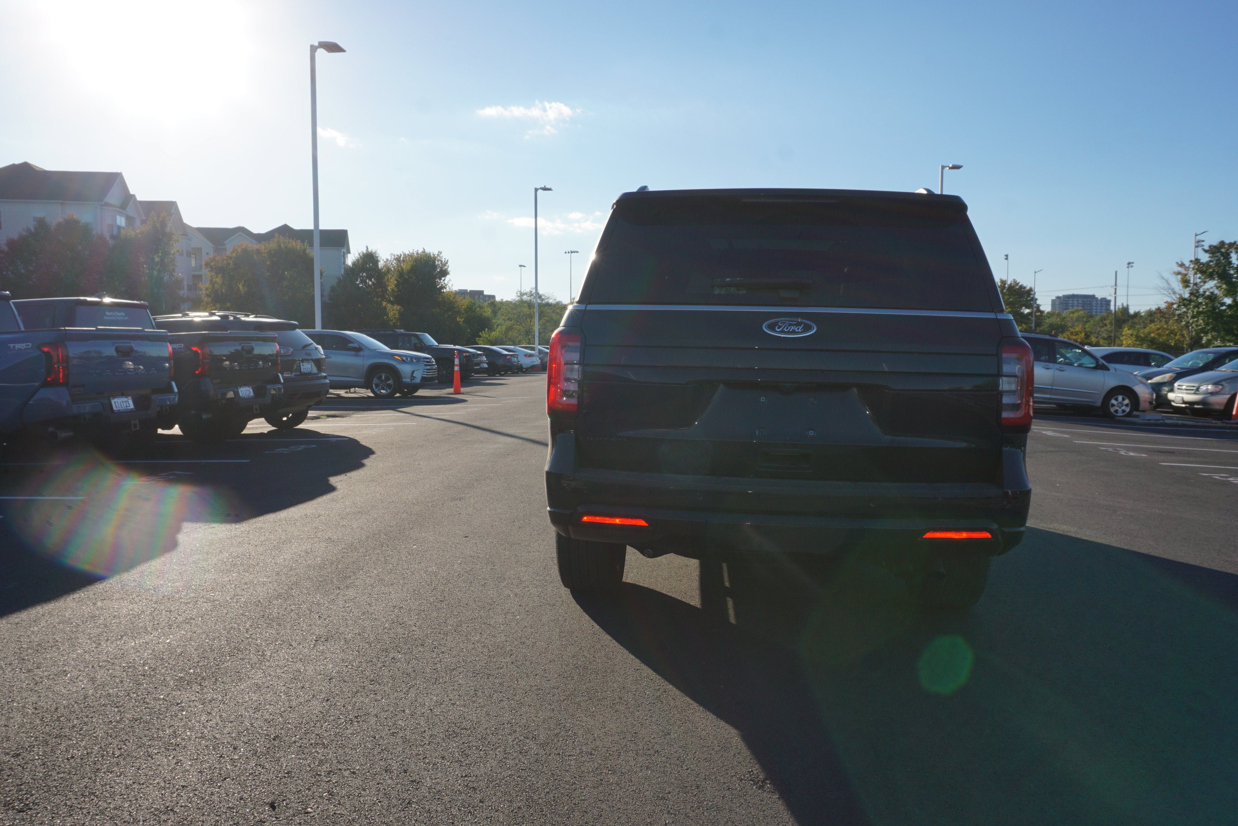 Used 2022 Ford Expedition Limited AWD/4WD image 5
