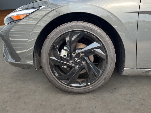 New 2026 Hyundai Elantra SEL FWD image 14