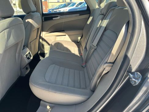 Used 2020 Ford Fusion SE image 17