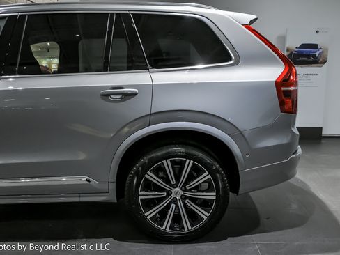 Used 2024 Volvo XC90 B6 Plus image 8