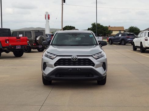 Used 2023 Toyota RAV4 XSE AWD/4WD image 6
