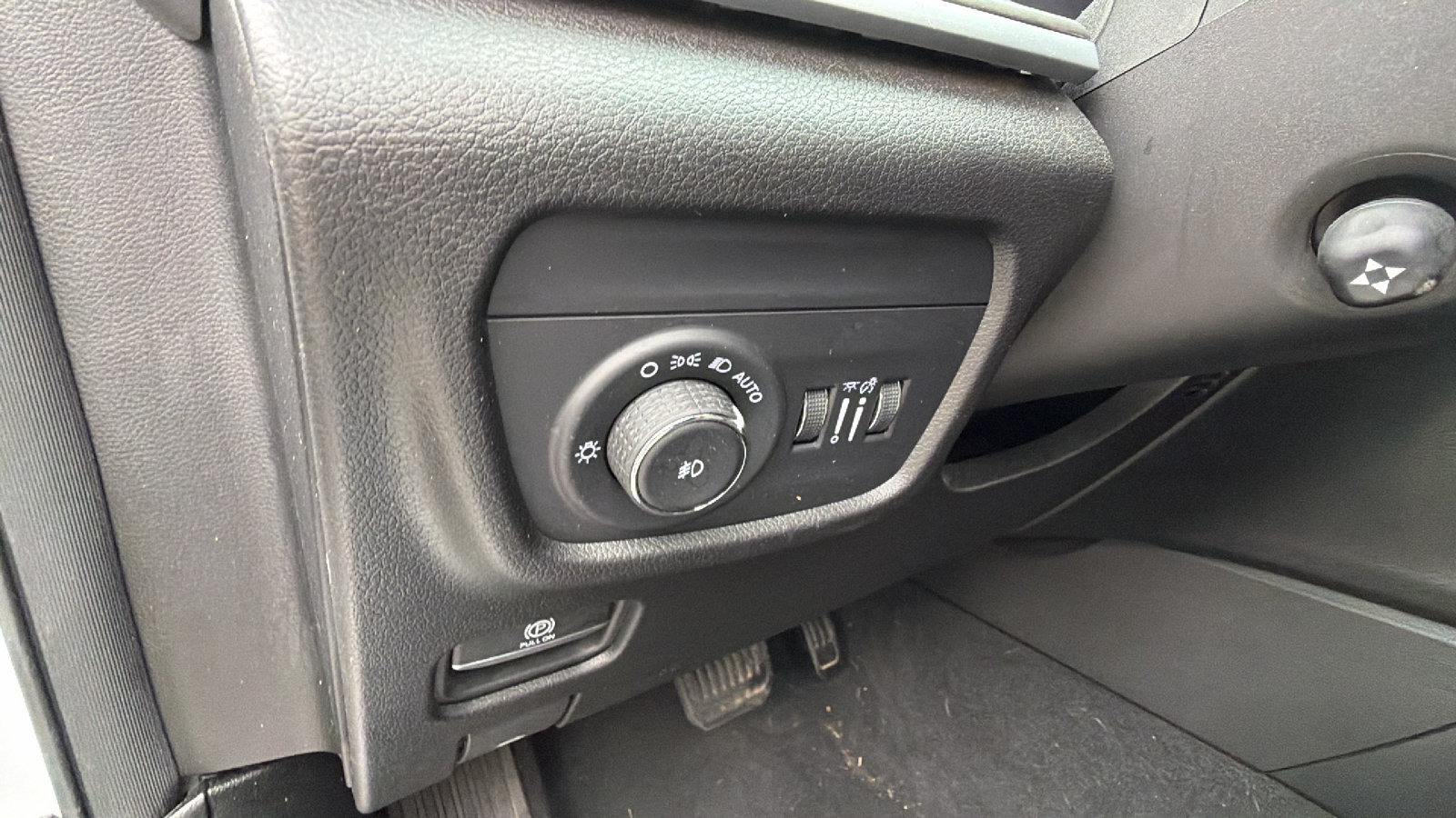 Used 2025 Jeep Grand Cherokee L Limited w/ Luxury Tech Group II AWD/4WD image 28