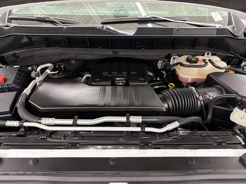 Used 2023 Chevrolet Silverado 1500 Custom AWD/4WD image 31