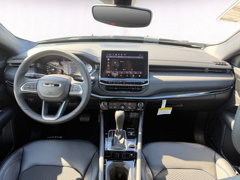 New 2026 Jeep Compass Latitude AWD/4WD image 10