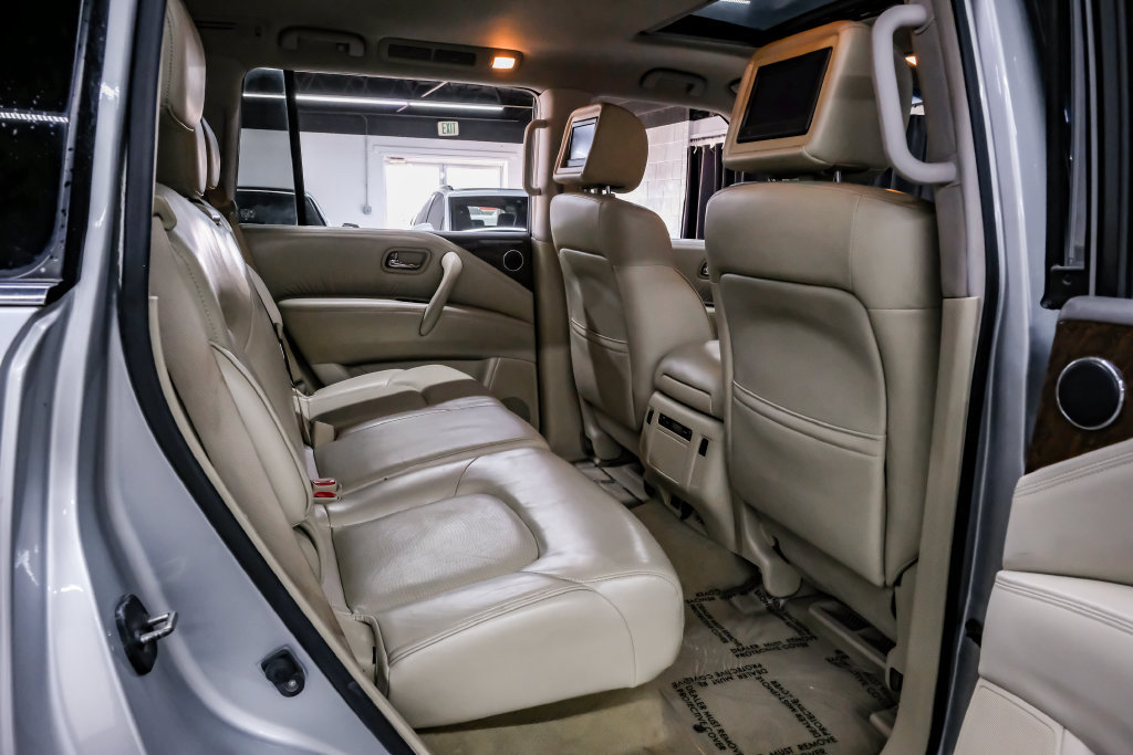 Used 2016 INFINITI QX80 2WD w/ Driver's Assistance Package image 43