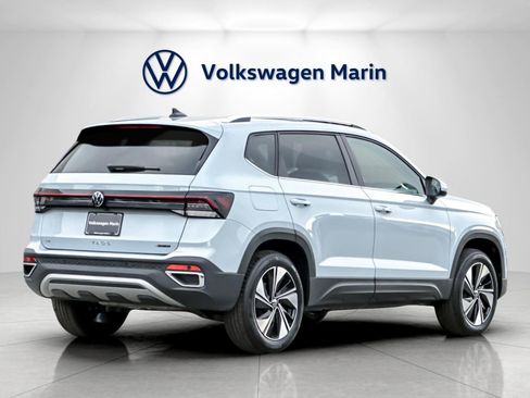 New 2026 Volkswagen Taos SE image 5