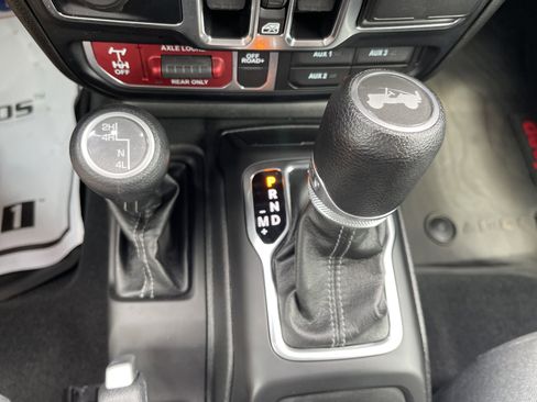 Used 2024 Jeep Wrangler Unlimited Sport AWD/4WD image 28