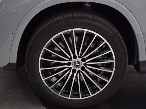 New 2026 Mercedes-Benz GLC 300 image 12