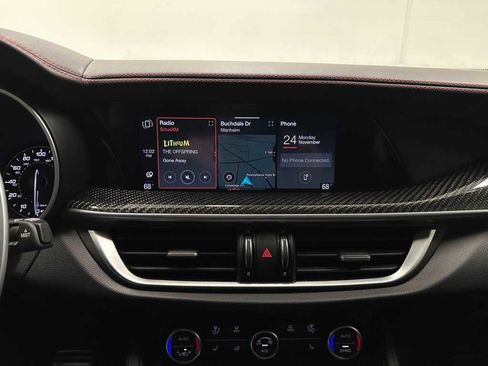 Used 2023 Alfa Romeo Stelvio Estrema image 32