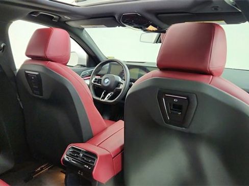 Used 2025 BMW i5 eDrive40i w/ M Sport Package image 26