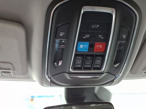 Used 2021 Jeep Grand Cherokee L Limited AWD/4WD image 19