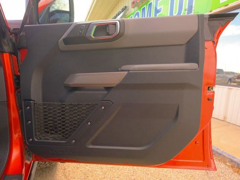 Used 2023 Ford Bronco Black Diamond image 16