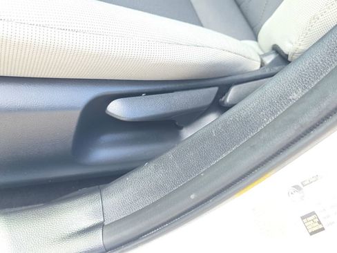 Used 2025 Toyota Corolla LE w/ Convenience Package FWD image 16