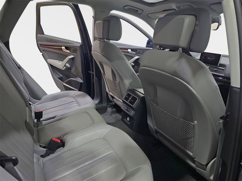 Used 2018 Audi Q5 Prestige w/ Prestige Package image 13