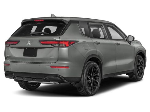 Used 2024 Mitsubishi Outlander SE Black Edition AWD/4WD image 3