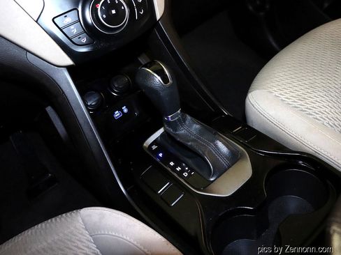 Used 2017 Hyundai Santa Fe Sport image 23