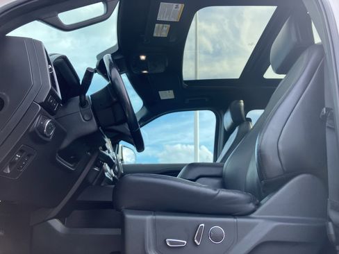 Used 2019 Ford Expedition Limited w/ Equipment Group 302A AWD/4WD image 31