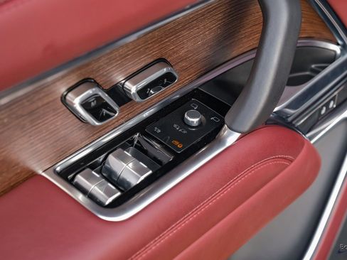 Used 2024 Land Rover Range Rover SE image 89