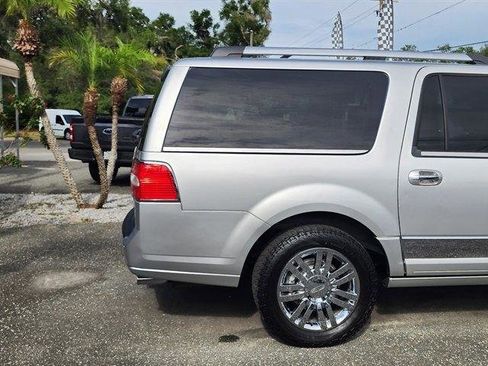 Used 2010 Lincoln Navigator L 4WD image 10