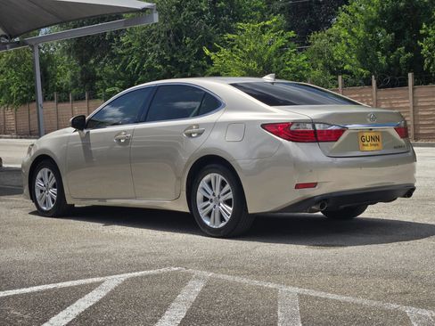 Used 2015 Lexus ES 350 w/ Premium Package FWD image 6