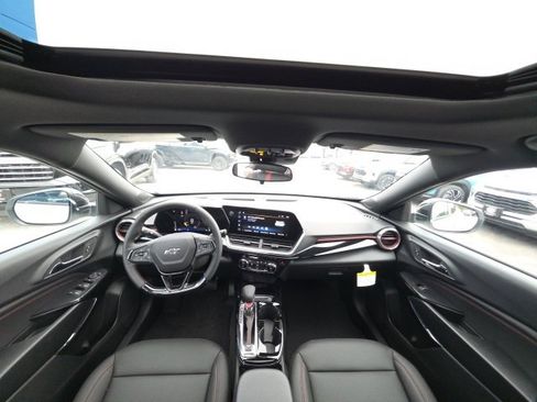 New 2026 Chevrolet Trax RS w/ Sunroof Package image 11