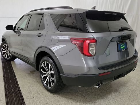 Used 2022 Ford Explorer ST-Line w/ Class IV Trailer Tow Package AWD/4WD image 8