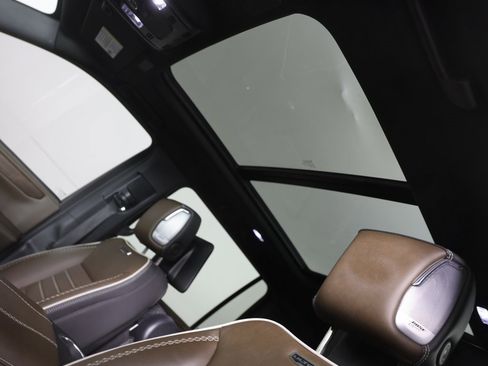 Used 2025 GMC Yukon XL Denali Ultimate image 5