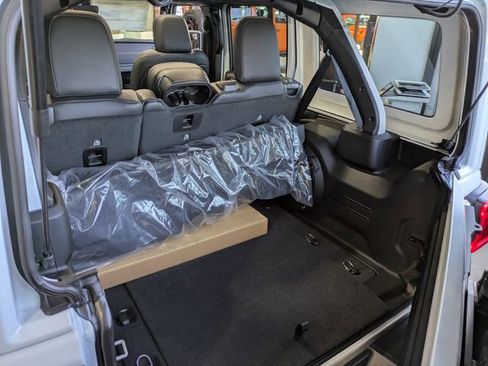 New 2025 Jeep Wrangler Unlimited Rubicon 392 image 7