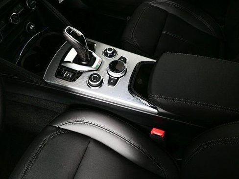 New 2025 Alfa Romeo Stelvio Sprint w/ Convenience Package AWD/4WD image 16