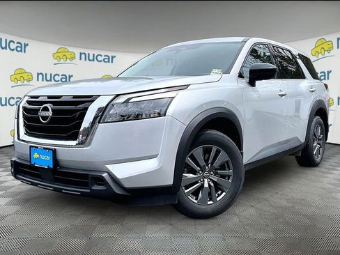 Used 2024 Nissan Pathfinder S AWD/4WD image 3