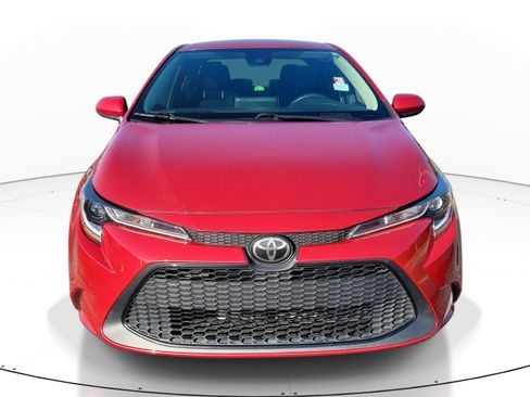 Used 2020 Toyota Corolla LE FWD image 2