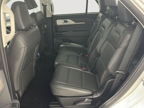 Used 2025 Ford Explorer Active w/ Active Comfort Package AWD/4WD image 23