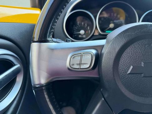 Used 2004 Chevrolet SSR w/ Preferred Equipment Group image 25